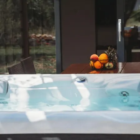 Holiday Stone House With Jacuzzi Casa vacanze *