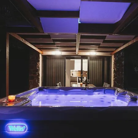 Holiday Stone House With Jacuzzi Lukoran
